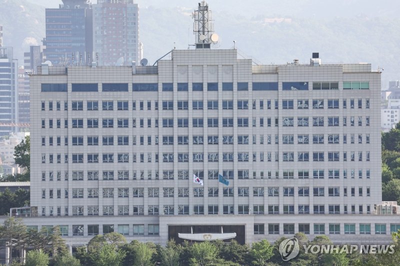 다시 휘날리는 대통령실 봉황기 (출처=연합뉴스)