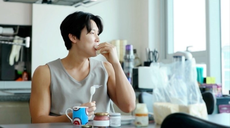 마린보이 박태환, 식빵 17장 먹방…추성훈 "나보다 많이 먹어'