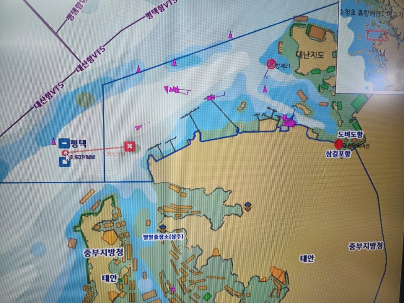 [서산=뉴시스] 6일 오전 레저보트가 전복된 충남 서산시 대산읍 가인서 서쪽 3.2㎞ 인근 사고 지점. (사진=평택해양경찰서 제공) 2025.06.06. photo@newsis.com *재판매 및 DB 금지