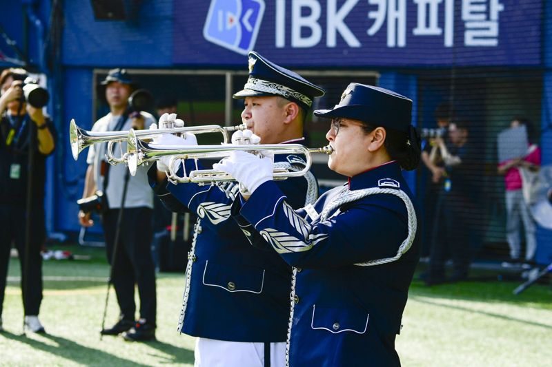 현충일에 3대째 군인의 길 걷는 육·해·공군 장교, 프로야구 시구 등 행사