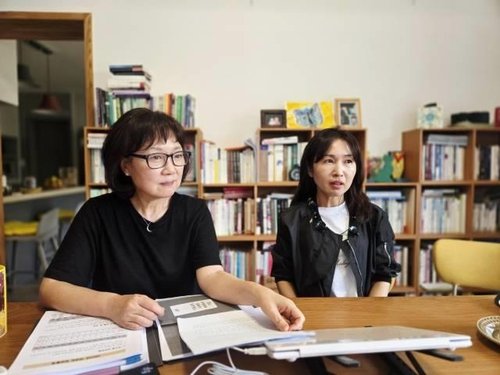 연합뉴스와 인터뷰 중인 권희정 소장(왼쪽)과 배진시 대표(오른쪽) (출처=연합뉴스)