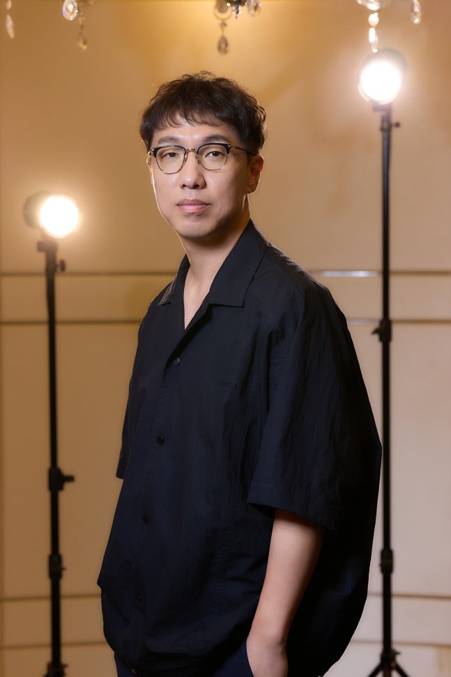 [인터뷰]윤종빈, 영화와 시리즈 사이에서