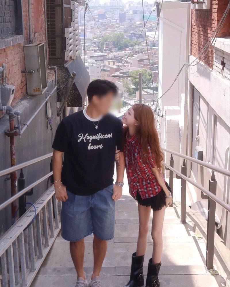 '96→41㎏' 최준희, 슬렌더 몸매 속 남친과 팔짱 끼고 미소 "연애 초 같아"