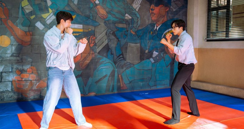 '굿보이' 박보검vs이상이, 주먹쥐고 한판 승부? 팽팽한 신경전