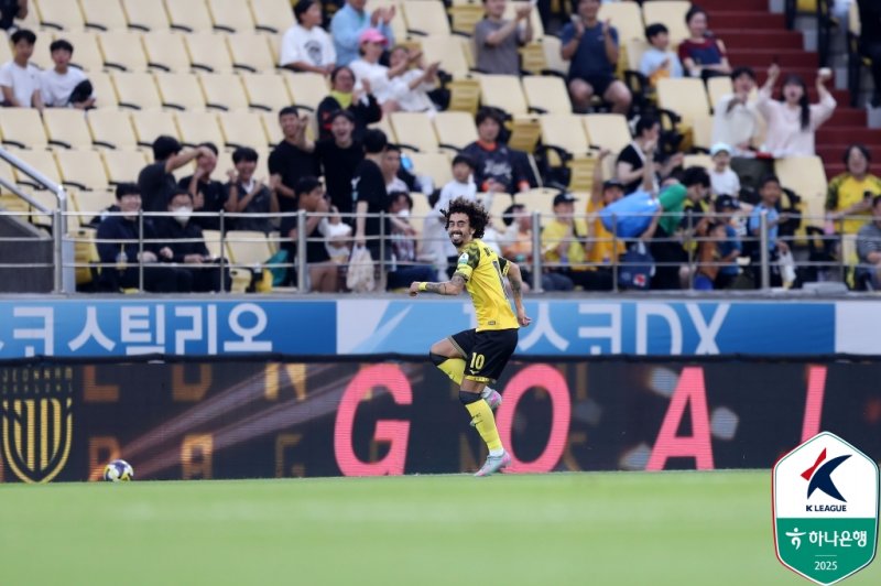 [서울=뉴시스] 프로축구 K리그2 전남드래곤즈의 발디비아. (사진=한국프로축구연맹 제공) *재판매 및 DB 금지