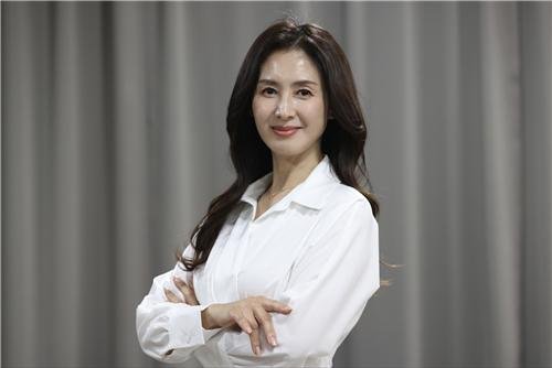 포즈 취하는 김선혜 성우 (출처=연합뉴스)