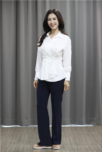포즈 취하는 김선혜 성우 (출처=연합뉴스)