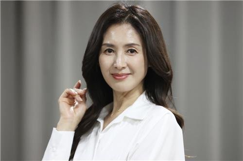 포즈 취하는 김선혜 성우 (출처=연합뉴스)