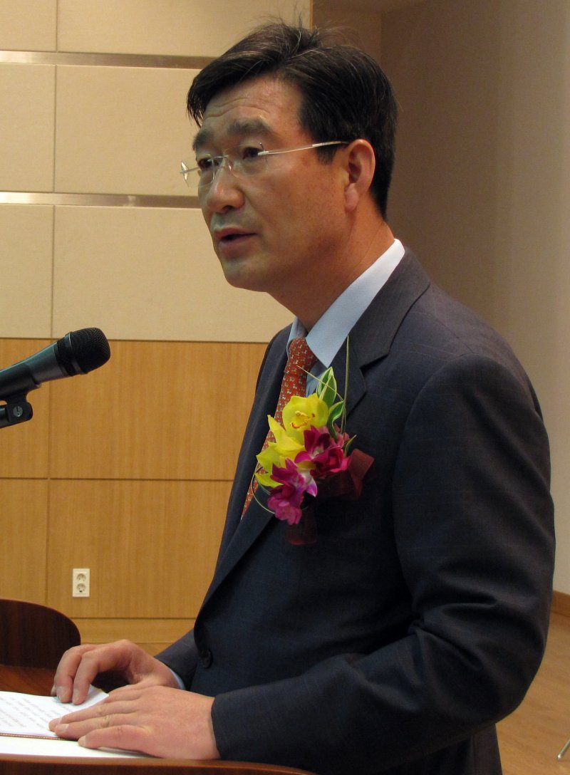 【청주=뉴시스】엄기찬 기자 = 10일 오전 열린 청주지검장 취임식에서 레부카지노 검사장이 정부의 국정 목표인 '4대 사회악' 척결의 강한 의지를 밝히며 취임사를 말하고 있다. (사진=청주지검 제공) photo@newsis.com
