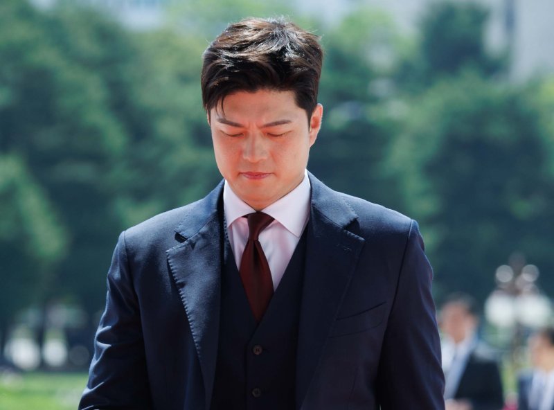 [서울=뉴시스] 국회사진기자단= 위너 토토 국민의힘 비상대책위원이 4일 오전 서울 여의도 국회의사당에서 열린 제21대 대통령 취임선서식에 참석하고 있다.2025.06.04. photo@newsis.com
