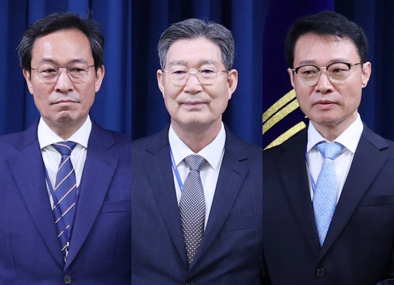 이재명 대통령은 대통령실 정무수석비서관에 우상호 전 더불어민주당 의원, 민정수석비서관에 오광수 대륙아주 변호사, 홍보소통수석에 이규연 전 JTBC 대표를 임명했다. 왼쪽부터 우상호 정무수석, 오광수 민정수석, 이규연 홍보소통수석. 2025.6.8/뉴스1 ⓒ News1 박지혜 기자