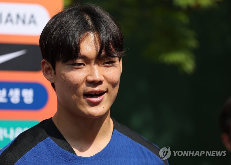 답변하는 오현규 (출처=연합뉴스)