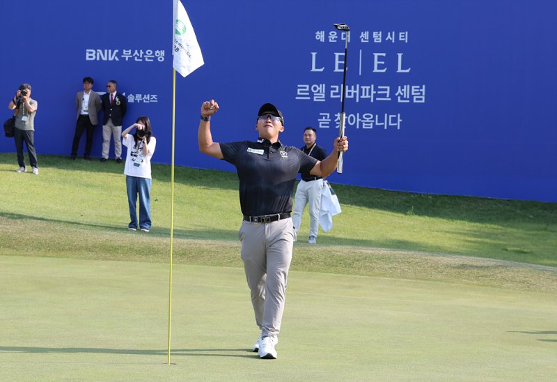 한일 골프 정면 충돌... 오기소 