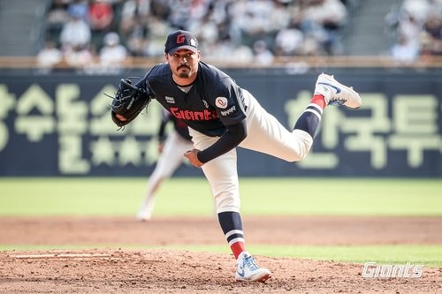 최고 시속 157㎞ 강속구로 두산 타선을 잠재운 롯데 감보아 (출처=연합뉴스)