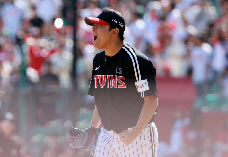 LG 트윈스 투수 송승기는 다음 등판 경기에서 KBO리그 평균자책점 1위 코디 폰세와 선발 맞대결을 펼칠 전망이다. 뉴스1 DB ⓒ News1 김진환 기자