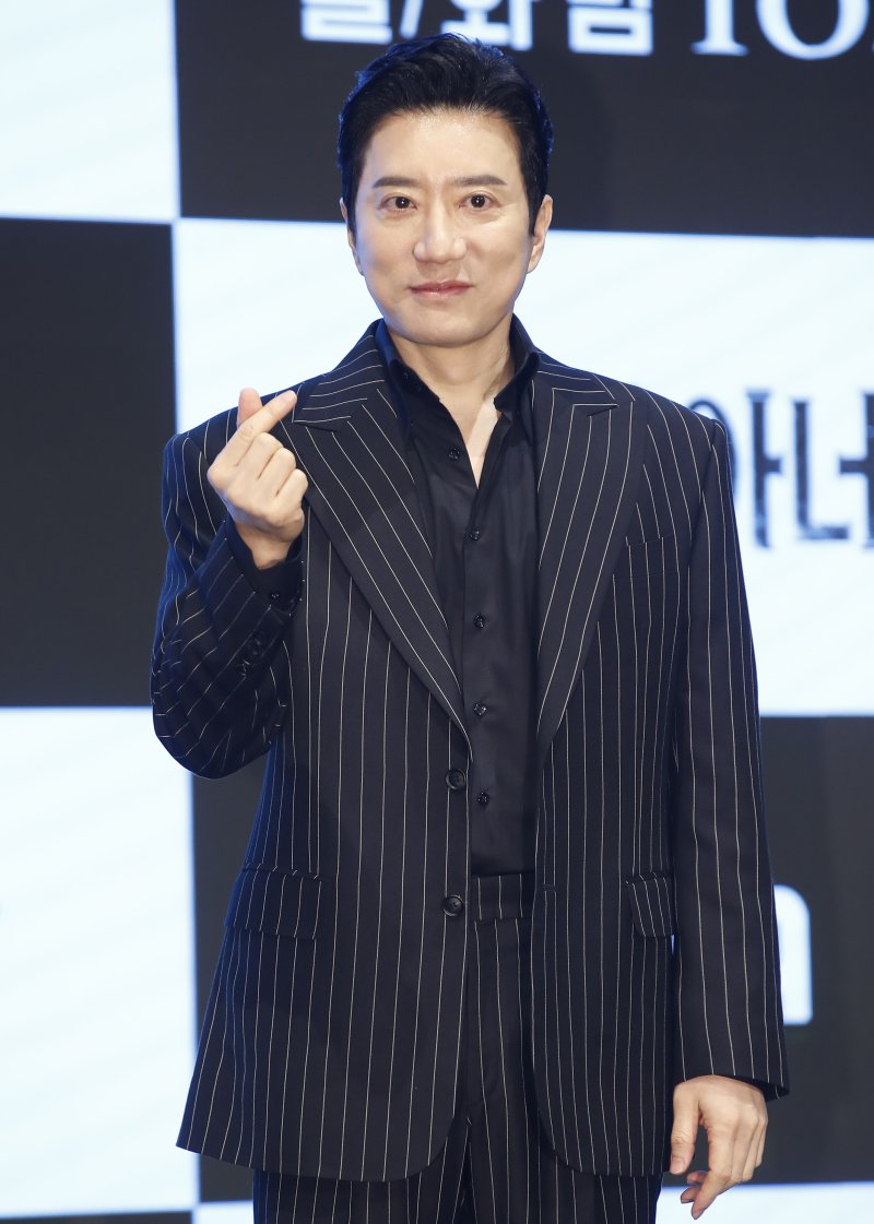 [단독] 'FA' 김명민, 스타하우스로 이적…새 소속사 찾았다
