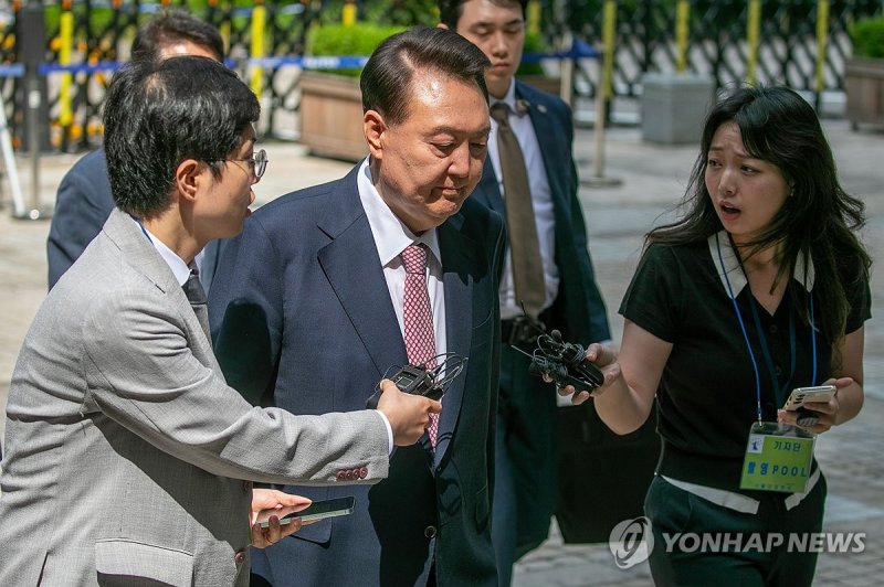 내란혐의 6차 공판 출석하는 윤석열 전 대통령 (출처=연합뉴스)