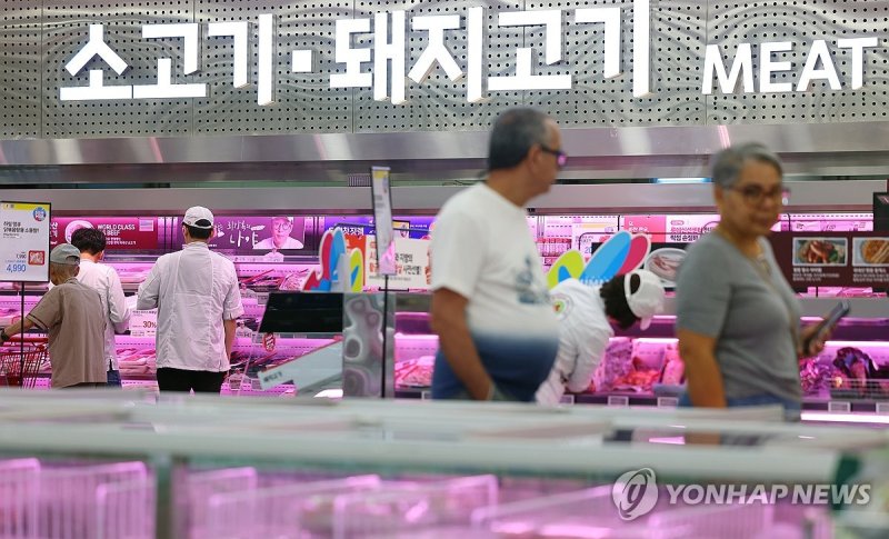 소비자 물가 5개월 만에 1%대 기록, 축산물은 여전히 고공행진 (출처=연합뉴스)