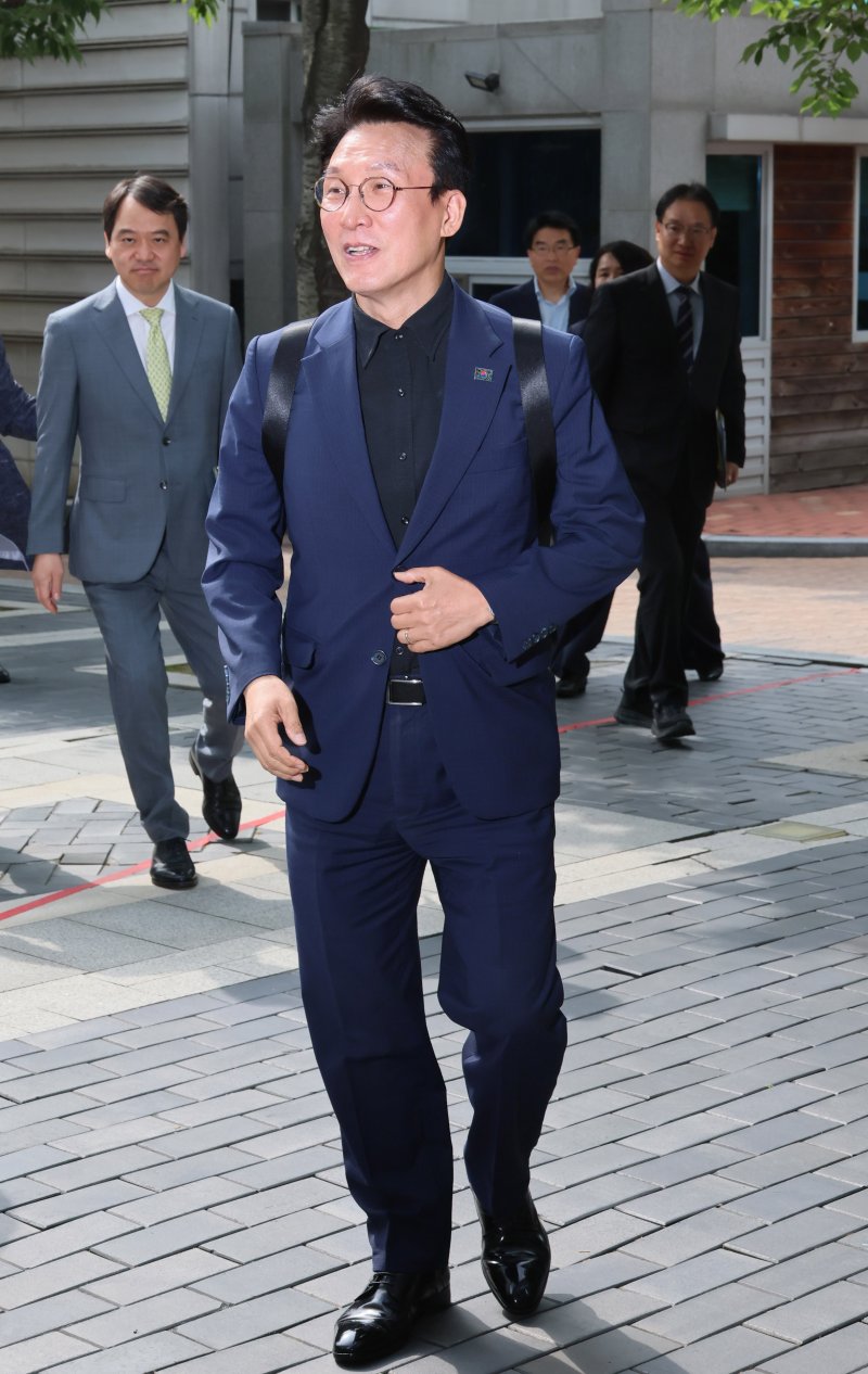 김민석 총리 후보 첫 기자간담회..민생회복 구상 밝힐 듯