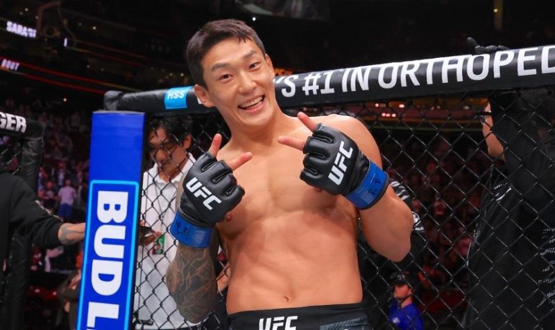 UFC 데뷔전에서 승리한 유주상 (출처=연합뉴스)