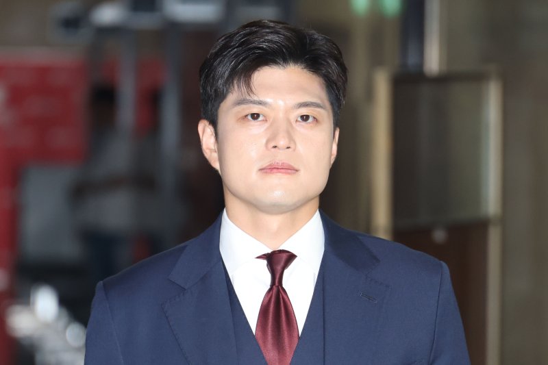 김용태 국민의힘 비상대책위원장이 지난 8일 오전 현안 관련 기자회견을 하기 위해 서울 여의도 국회에서 이동하고 있다. 2025.6.8/뉴스1 ⓒ News1 이광호 기자