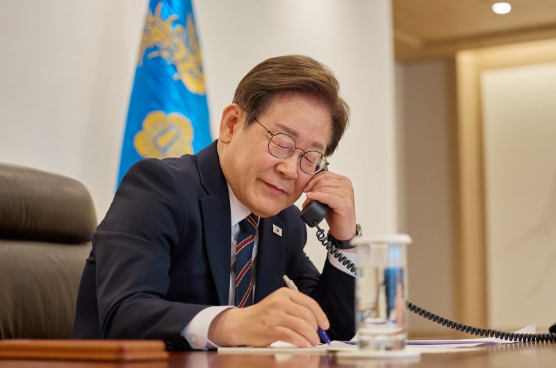 이재명 바카라 게임이 9일 서울 용산구 바카라 게임실 청사 집무실에서 이시바 시게루 일본 총리와 전화 통화를 하고 있다. (바카라 게임실 제공. 재판매 및 DB 금지) 2025.6.9/바카라 게임1 ⓒ News1 허경 기자