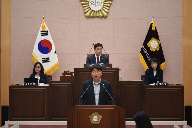 제안 설명하는 더불어민주당 김정용 구의원 (출처=연합뉴스)