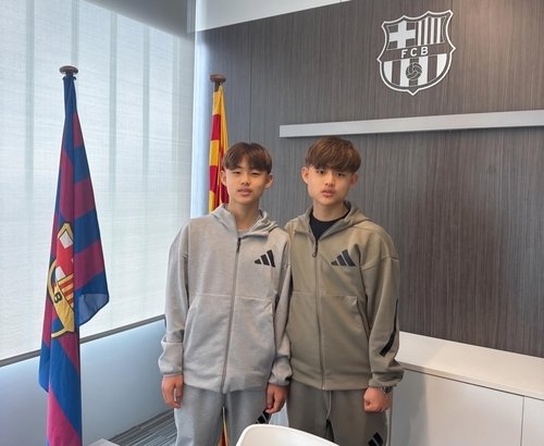 바르셀로나에 입단한 이대한·이민국(이대한·이민국 제공)