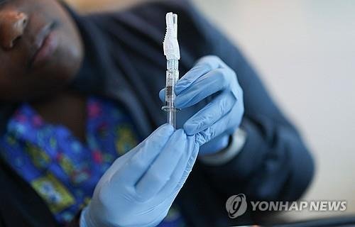 미 코로나19 백신 접종 (출처=연합뉴스)
