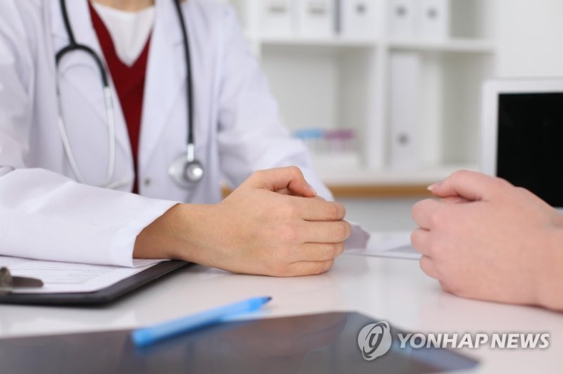 진료 (출처=연합뉴스)