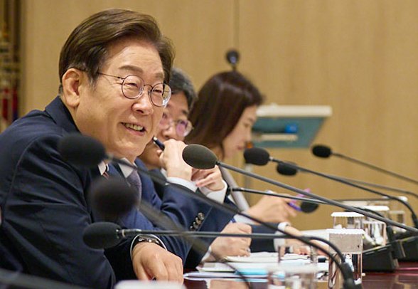이재명 대통령이 9일 서울 용산구 대통령실 청사에서 비상경제점검 TF 2차 회의를 주재하고 있다. /뉴스1 ⓒ News1 박지혜 기자