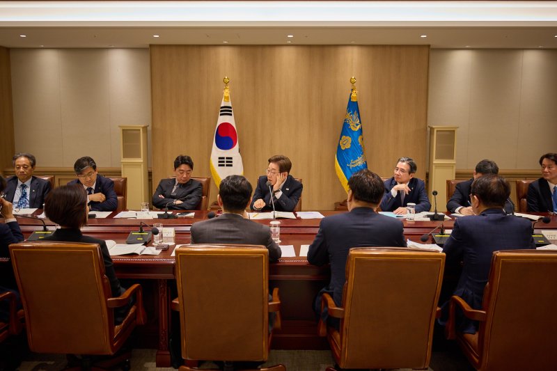 이재명 대통령이 9일 서울 용산구 대통령실 청사에서 열린 비상바카라사이트 벳위즈점검 TF 2차 회의를 주재하고 있다. (대통령실 제공. 재판매 및 DB 금지) 2025.6.9/바카라사이트 벳위즈1 ⓒ News1 박지혜 기자