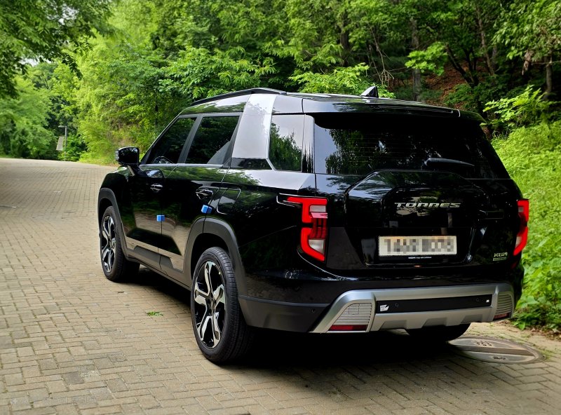 경기 파주시 '헤이리 예술마을'에서 '작품'이 된 듯한 '토레스 하이브리드'. 김정환 기자 ace@newsis.com *재판매 및 DB 금지