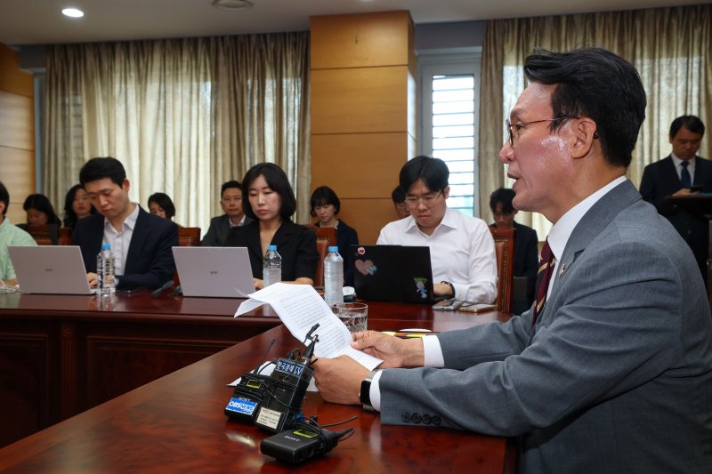 김민석 총리 후보자 "위기 과장 아니다… 정치·경제·사회 전방위 총체적 난국”