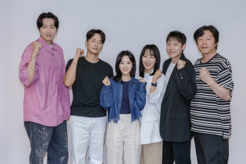잘나가는 박보영·김성철 디즈니+ '골드랜드' 주인공