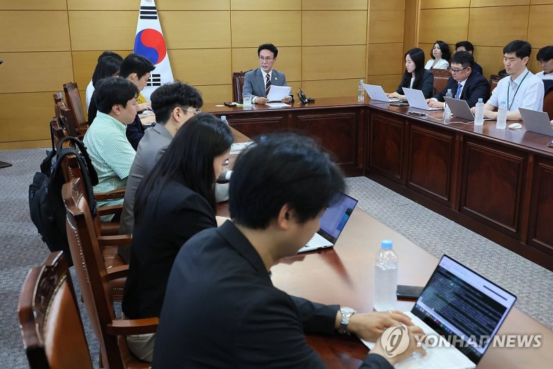 기자간담회하는 김민석 총리 후보자 (출처=연합뉴스)