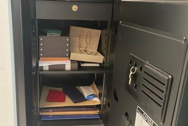 국세청이 현장수색에서 발견한 은닉재산.(국세청 제공)