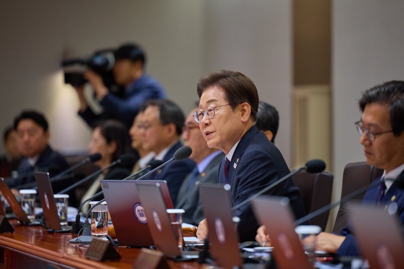 이재명 대통령이 10일 서울 용산구 대통령실 청사에서 열린 국무회의에서 모두발언을 하고 있다. (대통령실 제공. 재판매 및 DB 금지) 2025.6.10/뉴스1 ⓒ News1 허경 기자