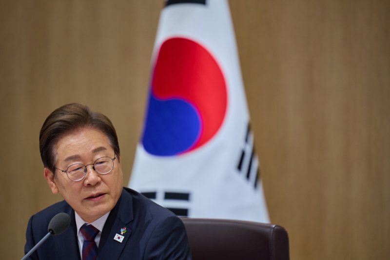 이재명 대통령이 10일 서울 용산구 대통령실 청사에서 열린 국무회의에서 모두발언을 하고 있다. (대통령실 제공. 재판매 및 DB 금지) 2025.6.10/뉴스1 ⓒ News1 허경 기자