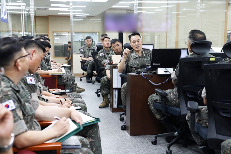 김명수 합참의장 "2작전사령부·11전투비행단서 대비태세 현장점검"
