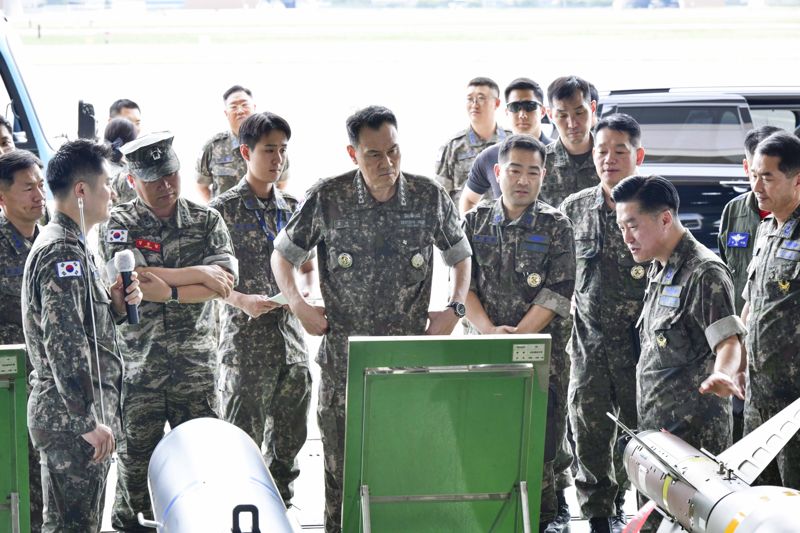 김명수 합참의장 "2작전사령부·11전투비행단서 대비태세 현장점검"