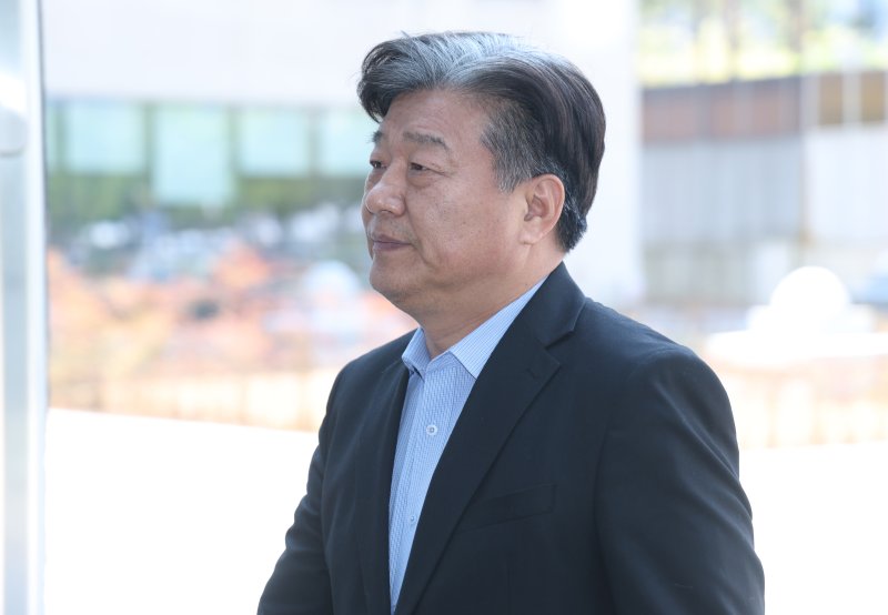 '11억원 불법 대출' 의혹으로 1심에서 당선무효형을 선고받은 양문석 더불어민주당 의원(경기 안산시갑)이 29일 오후 경기 수원시 영통구 수원고등법원에서 열린 항소심 공판에 출석하고 있다. 2025.4.29/뉴스1 ⓒ News1 김영운 기자