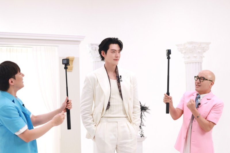 김우빈 '보석함' 뜬다…작품 홍보 아닌 홍석천과 '찐 의리'