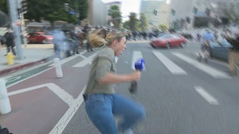 호주총리 "LA경찰, 시위 취재 호주기자에 고무탄 사격 끔찍" (출처=연합뉴스)