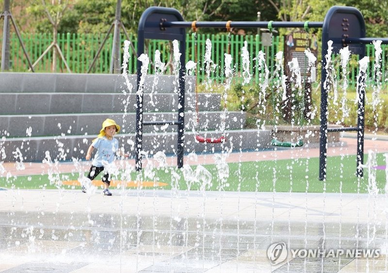 벌써 한여름 같은 대구 더위 (출처=연합뉴스)