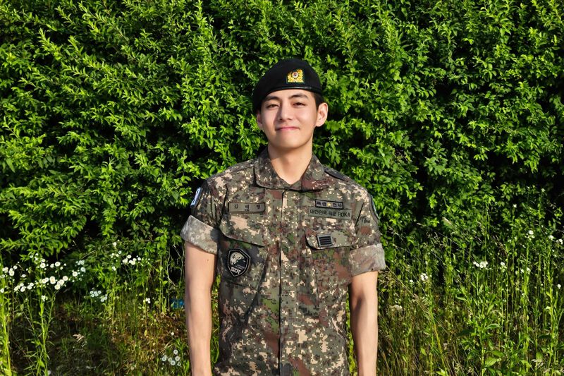 BTS 뷔, 음악 틀고 깜짝 라이브 “이게 얼마만..보고 싶었어요”