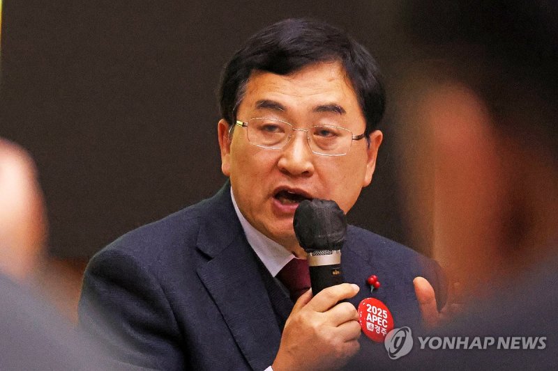 기자 간담회하는 경주시장 (출처=연합뉴스)
