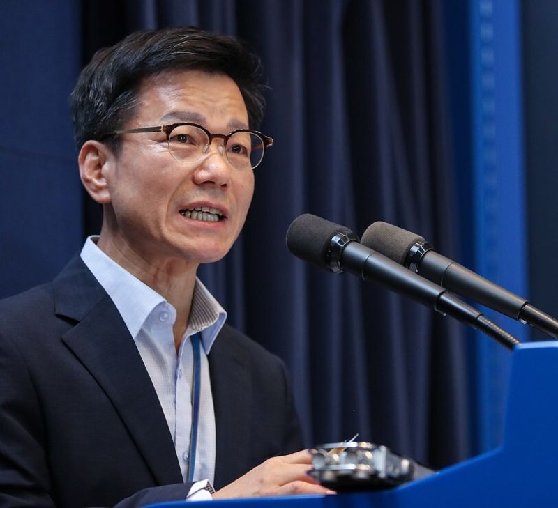 문재인 부탁에도 "절대 안 됩니다"…'청와대 살림꾼' 이정도 복귀