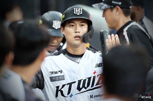 3회 동점 2점 홈런을 친 kt 배정대 (출처=연합뉴스)