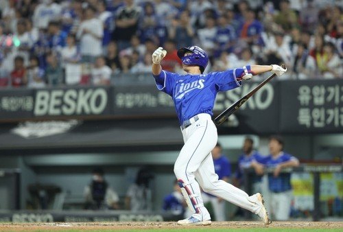 8회 김현수를 상대로 쐐기 만루홈런을 친 삼성 이재현 (출처=연합뉴스)